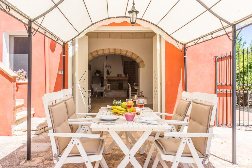 La Corte Della Masseria Сан Вито дей Нормани Екстериор снимка